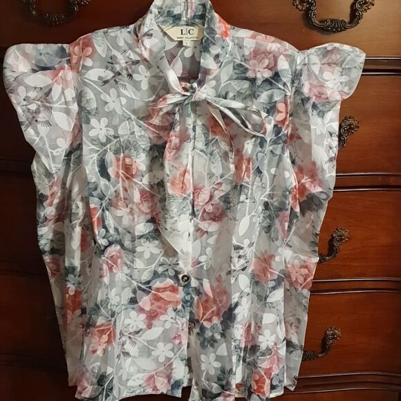 Ladies Sheer Floral Dramatic Shoulder Top sz L - Picture 2 of 4